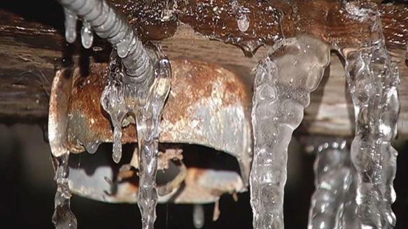 frozen-pipe-ice.jpg