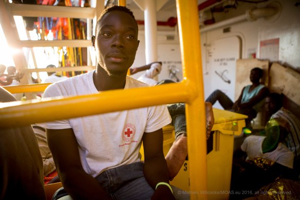 nicholas-helping-migrants-12148-055